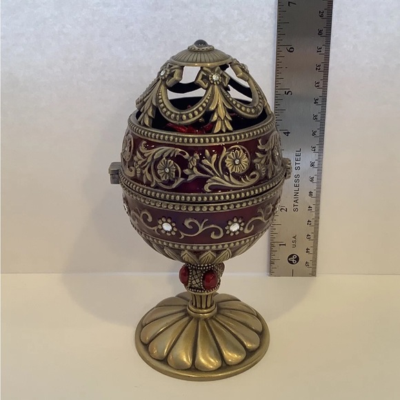 Biltmore For Your Home Musical Egg Red with Rotating Red Cardinal Bird Holidays - Picture 6 of 8